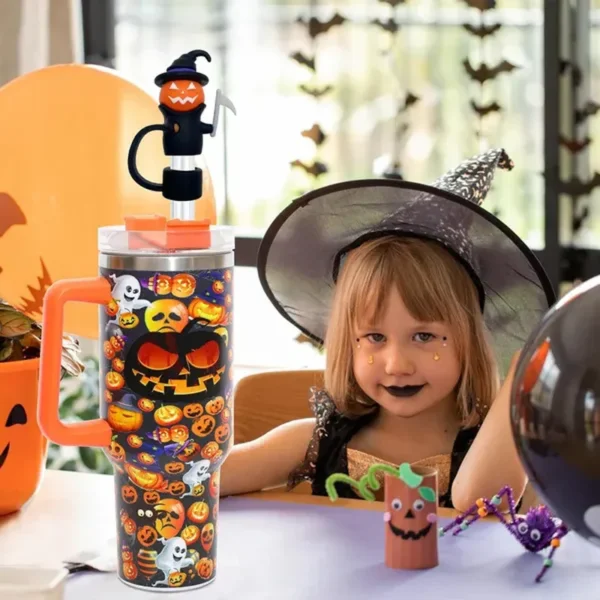 Słomkowy topper na Halloween