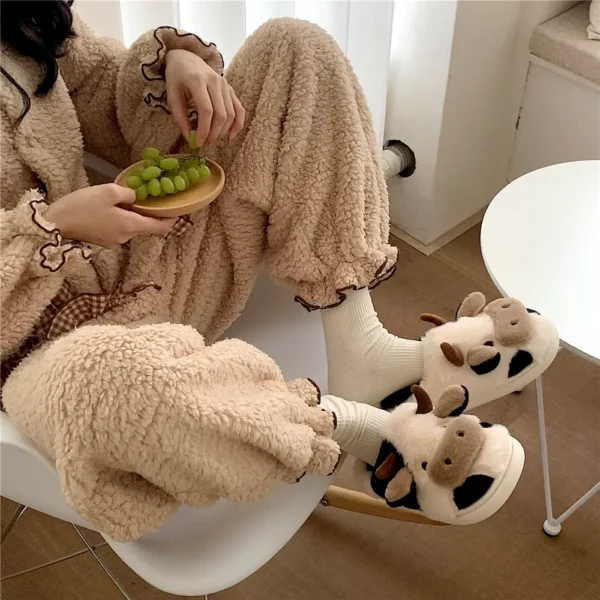 New Cute Winter Unisex Cartoon Cow Warm Plush Slippers Couple&#039;S Indoor Non-Slip House Slides Men and Women Toe Wrap Home Cotton Shoes